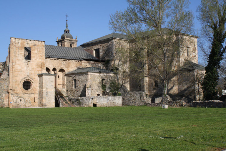 Monasterio Santa María de Carracedo